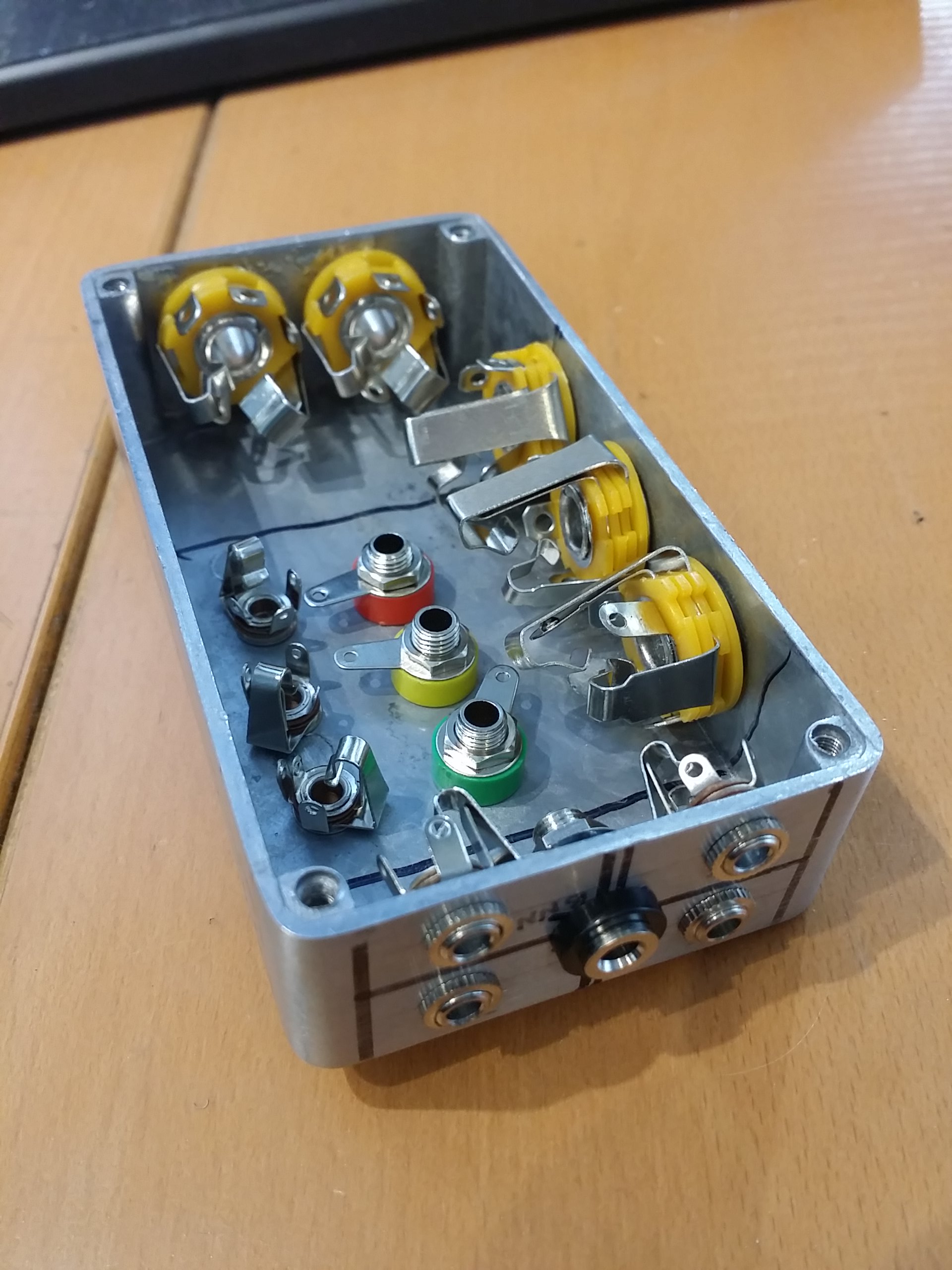 Traffic Dice an allinwonder cable adapter box for your modular needs